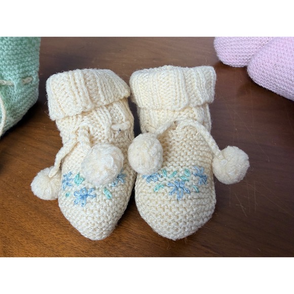 Vtg Crochet Baby Bootie Lot of 3 Infant Pink Cream Mint Green Pom Pom - Picture 5 of 11